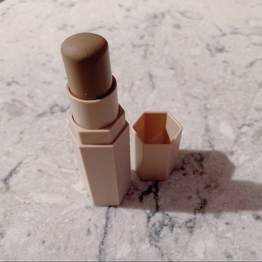 Fenty Match Stix Matte Skinstick in AMBER